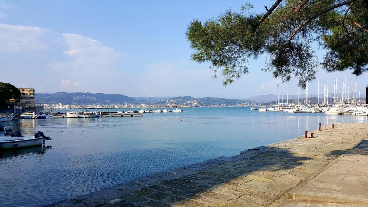 La Terrazza Nel Carruggio Villa Fezzano  Exteriör bild